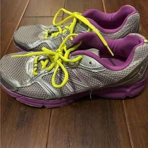 New Balance Women's Silver and Purple Running Shoes size 9.5